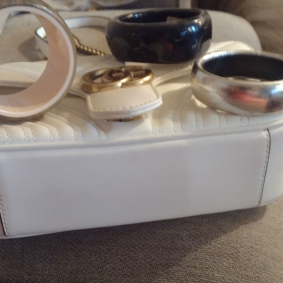 Vintage Bangles with Free Handbad - Picture 4 of 6